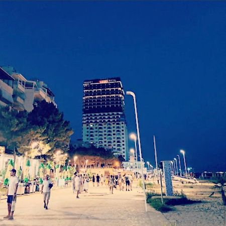 Lovely Studio Apartment Beachfront Durrës 外观 照片