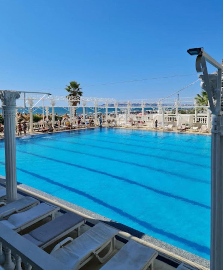 Lovely Studio Apartment Beachfront Durrës 外观 照片